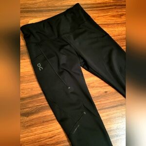 Women's On Cloud Performance tights pristine